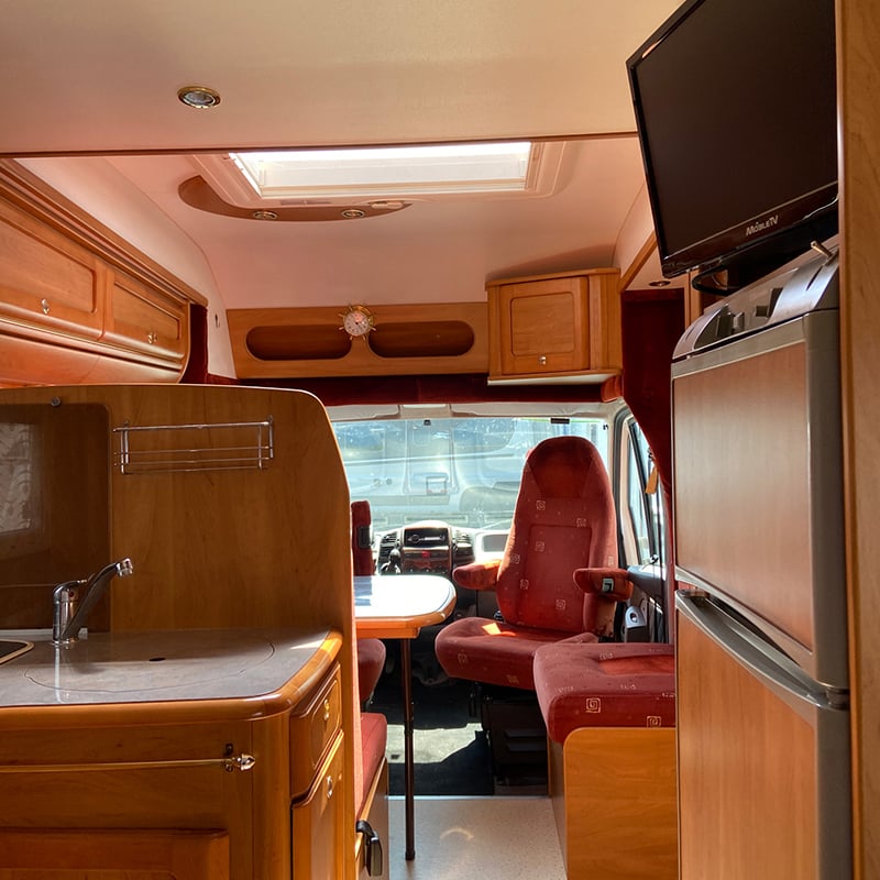 Profilé Rapido 775F vue intérieure salon