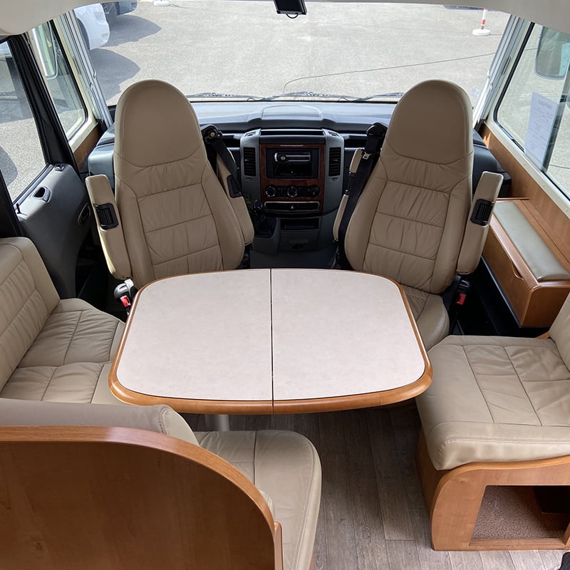 Intégral Rapido 992 M espace grand salon