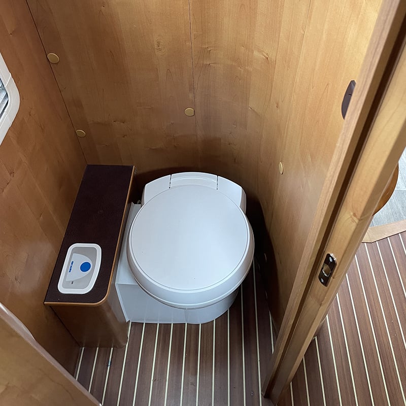 Intégral Rapido 992 M espace sanitaire