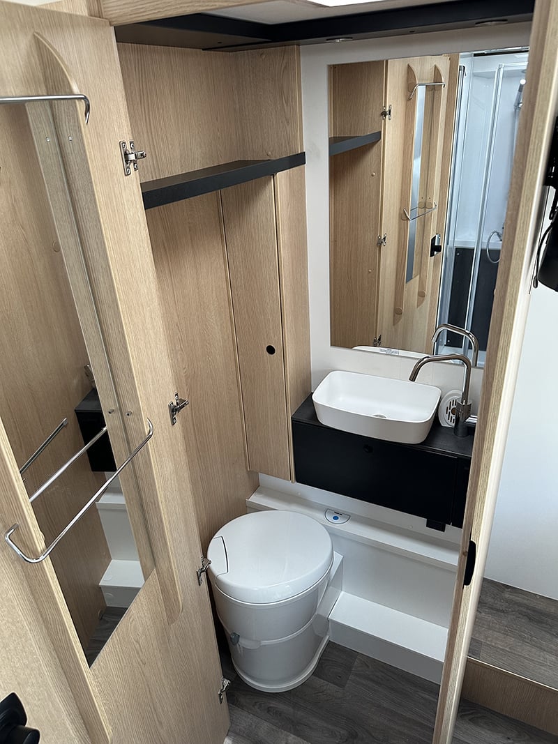 Intégral Sunlight i69L espace sanitaire