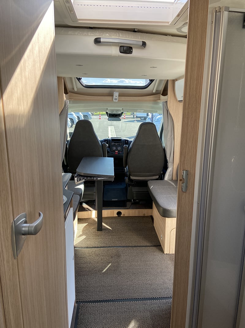 Profilé Sunlight T69 LC vue intérieure salon