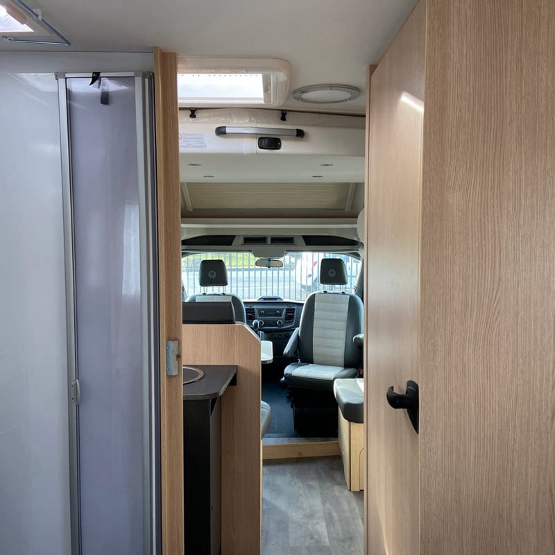 Profilé Sunlight T690 L Adventure Edition vue intérieure cabine
