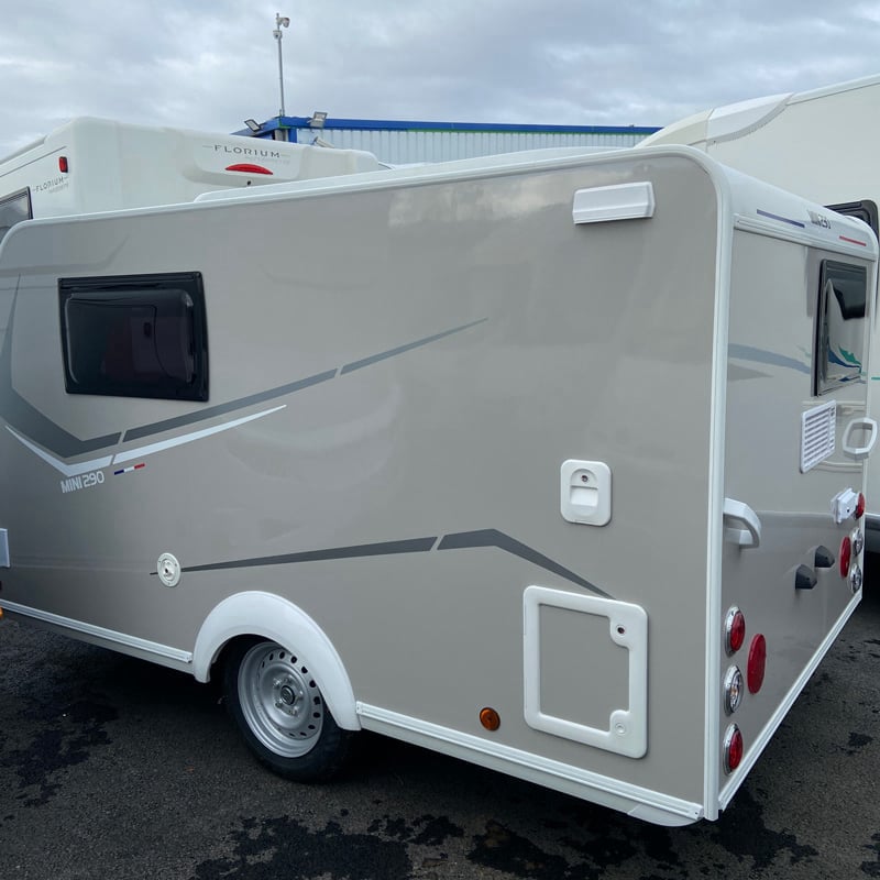 Caravane Trigano Silver Mini Freestyle 290profil arrière gauche