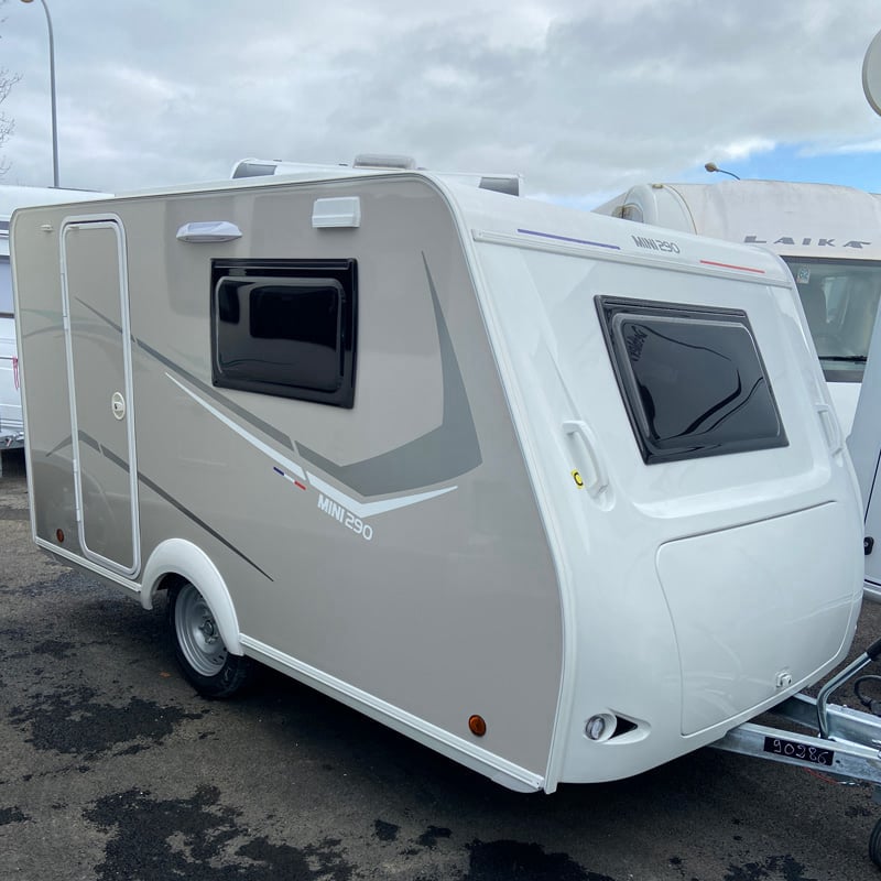 Caravane Trigano Silver Mini Freestyle 290 profil avant droit