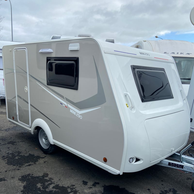 Caravane Trigano Silver Mini Freestyle 290 profil avant droit